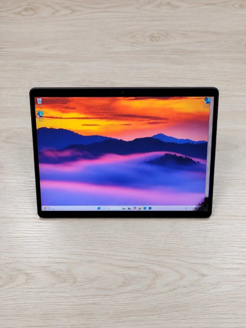 Microsoft Surface Pro 8 i7-1185G7 16GB 256GB SSD Touchscreen - DISPLAY DAMAGE